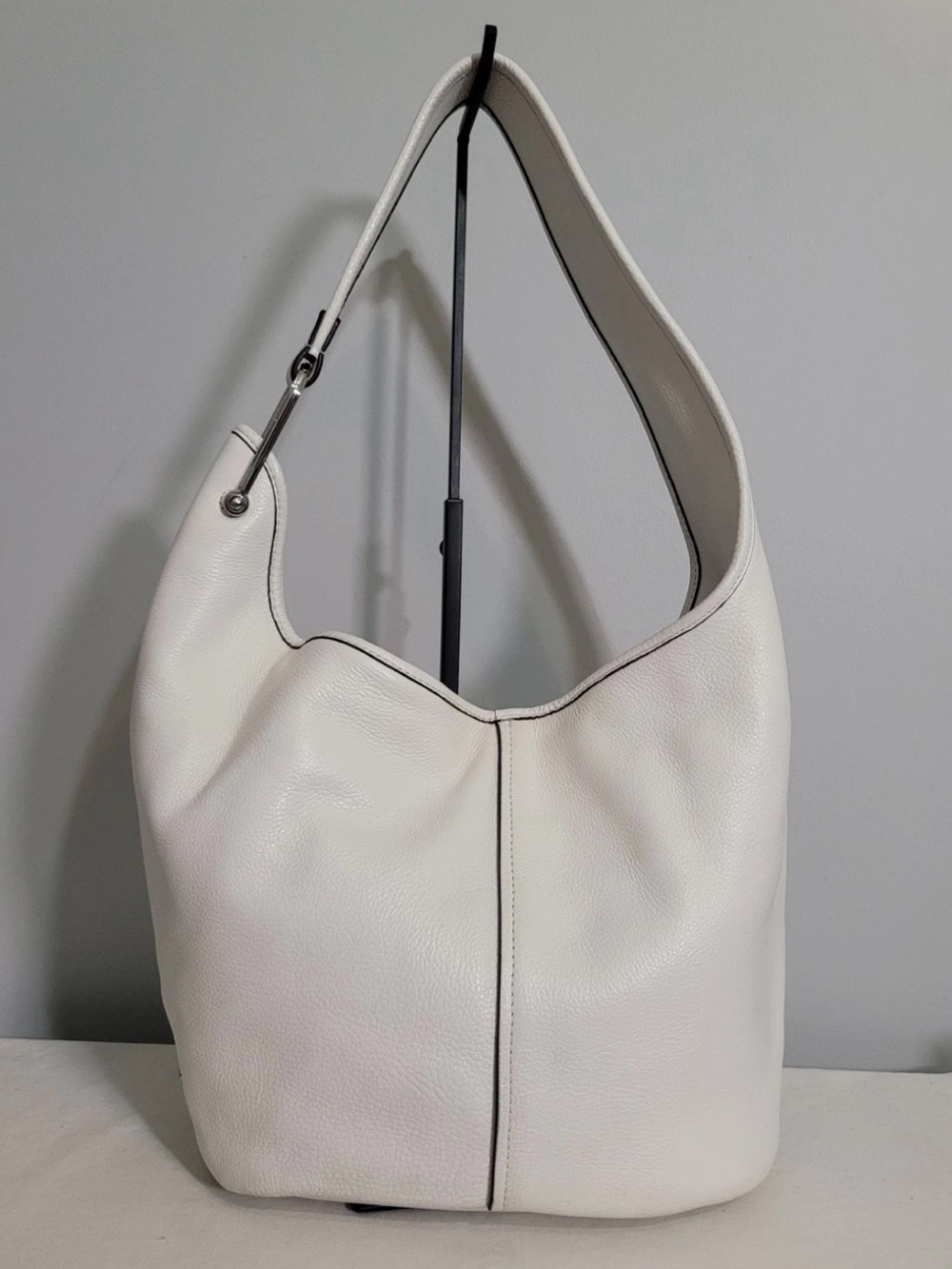 Michael Kors Hobo Shoulder Bag White Leather Silver Hardware - Picture 4 of 16